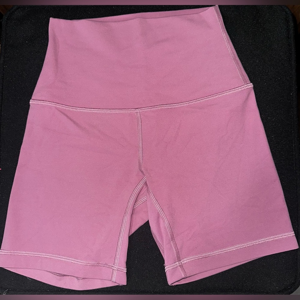 Lululemon Purple Wunder Train High-Waist 6” Shorts Size 0